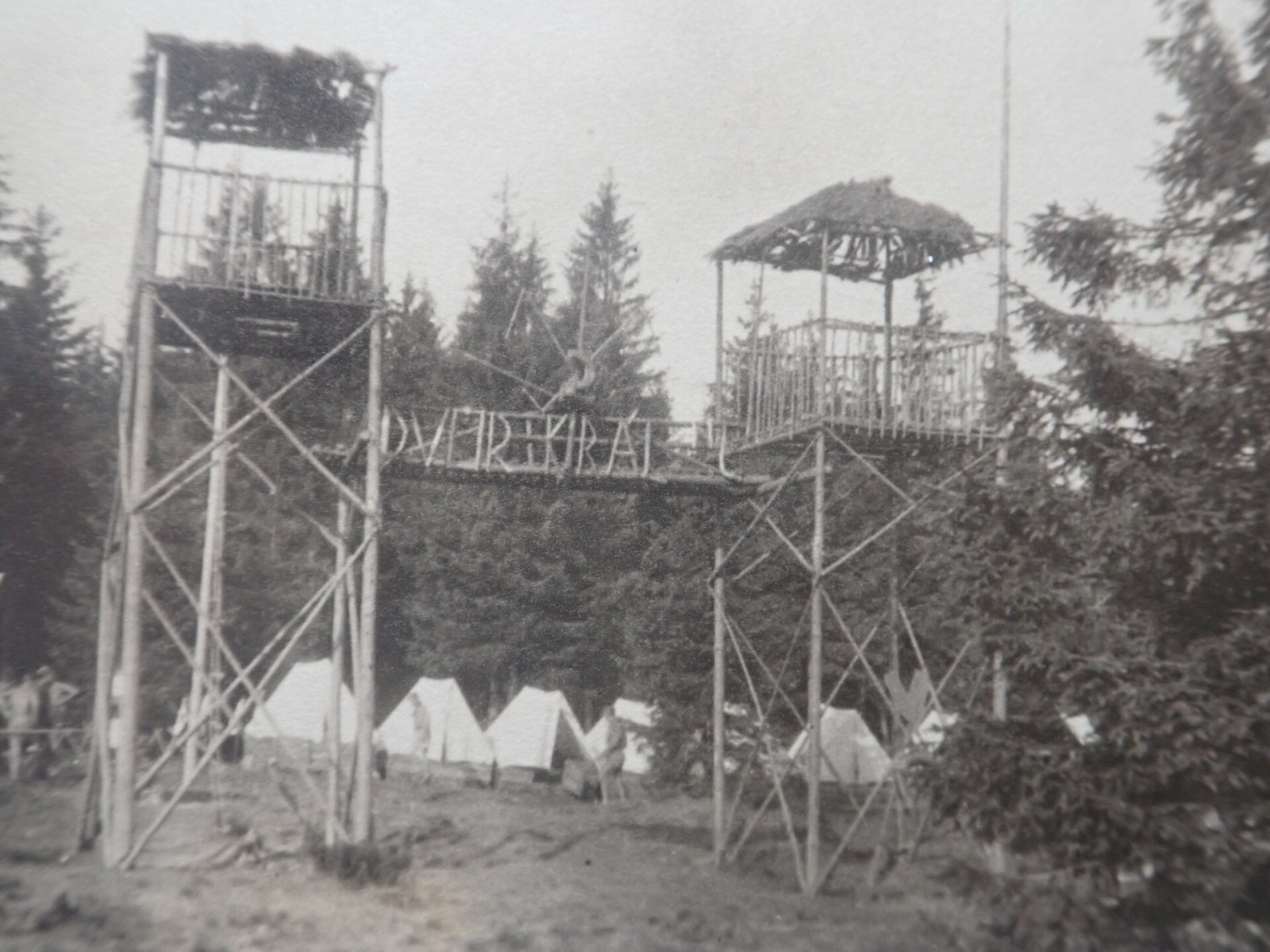Tábor 2. oddílu Souš 1948. Některé postavy: Váňa, Kosatec, Karoli, Rašplička, Habán, Čajoun, Vašek.